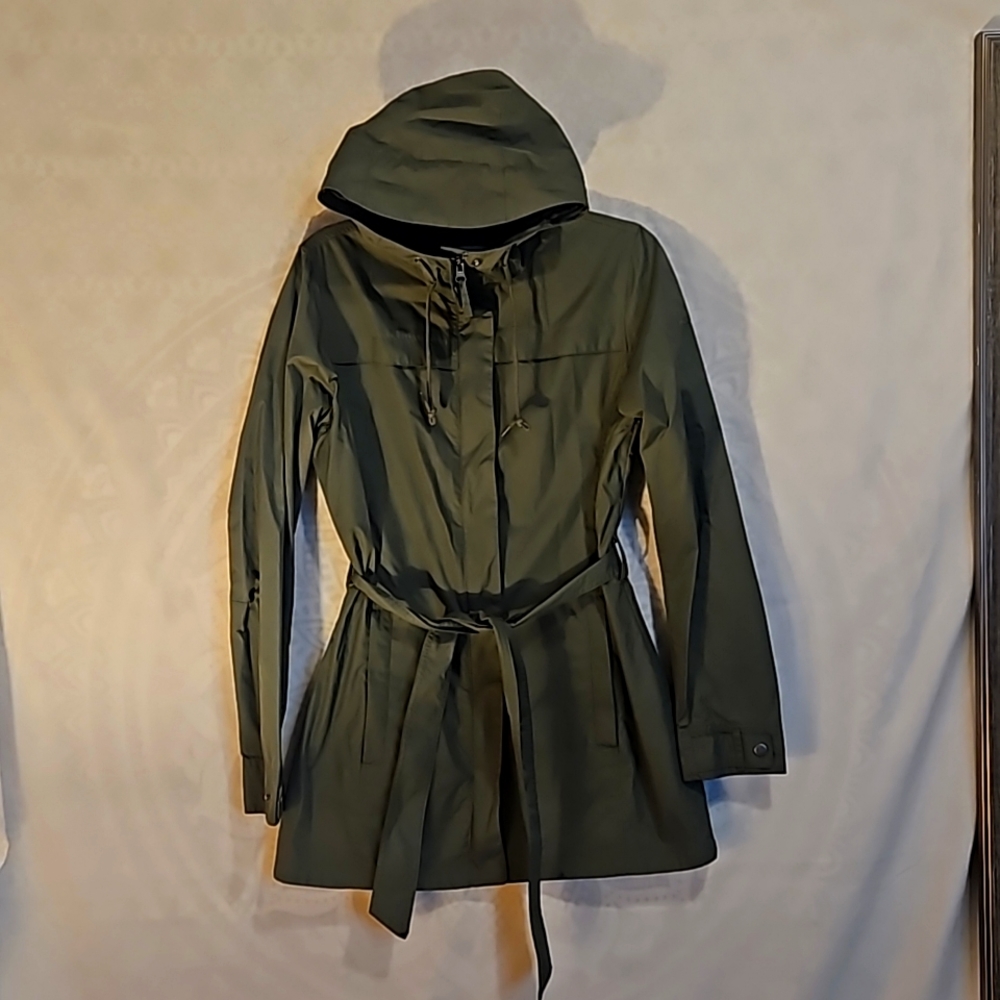 Columbia Omni-Shield Women's Rain Jacket, Medium